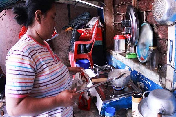 Rapport de l’OIT : les moyens de subsistance de plus de 55 millions de travailleurs domestiques en danger en raison de la COVID-19