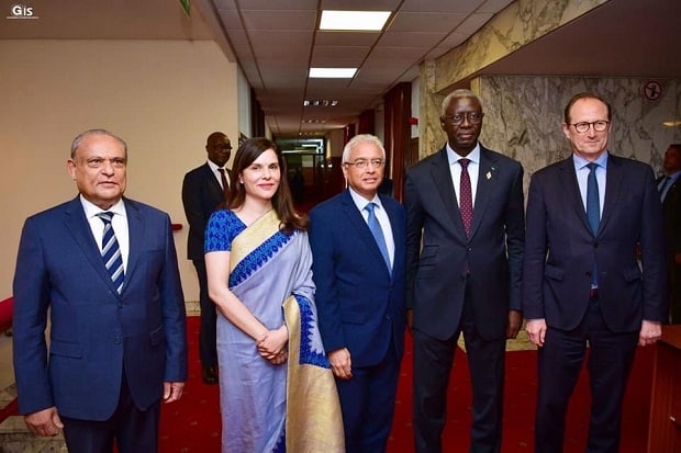 Les Parlementaires de la Francophonie magnifient la maturité et la vitalité de la démocratie sénégalaise et félicitent ses acteurs.